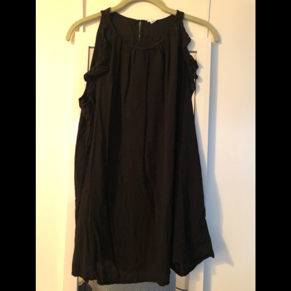 Cotton summer top with ruffle arm